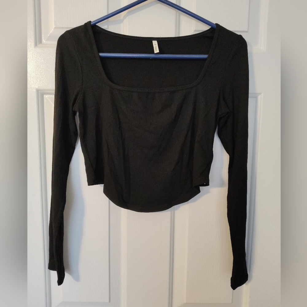Nwot HALARA Black Long Sleeve Crop Top